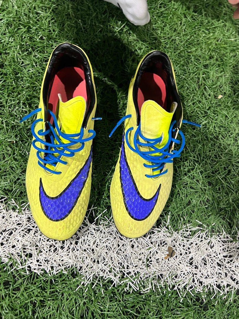 kasut bola nike hypervenom