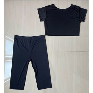 Set pakaian olahraga wanita