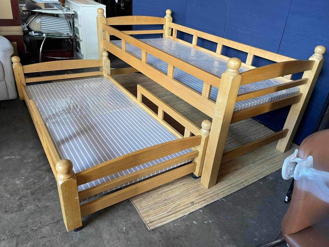 Single size double deck pull out bed Japan surplus (Category: Bed Frames & Mattresses) located in Manila. Submitted by Hezcki (Listing ID 1253197489, Image 1). Description: .