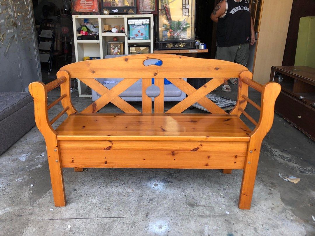 Solidwood bench sofa Japan surplus (Category: Chairs) located in Manila. Submitted by Hezcki (Listing ID 1253338372, Image 3). Description: .