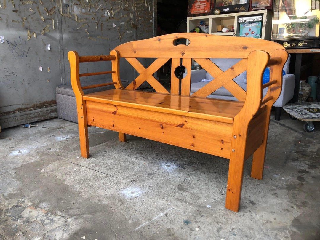 Solidwood bench sofa Japan surplus (Category: Chairs) located in Manila. Submitted by Hezcki (Listing ID 1253338372, Image 2). Description: .
