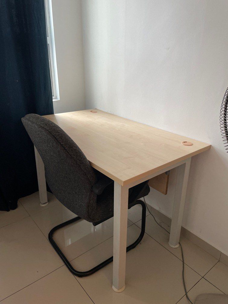 Study table (Category: Tables & Sets) located in Kuala Lumpur. Submitted by movingoutsellnow (Listing ID 1253177220, Image 1). Description: Pls arrange self pick up .