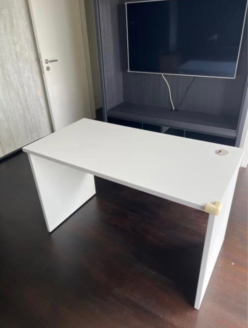 Study Table / Office table (Category: Tables & Sets) located in Singapore. Submitted by kattyinthehouse (Listing ID 1253228340, Image 2). Description: Used it and find it conducive for study.