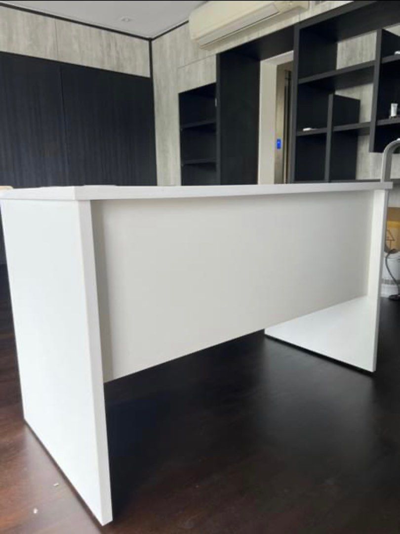 Study Table / Office table (Category: Tables & Sets) located in Singapore. Submitted by kattyinthehouse (Listing ID 1253228340, Image 1). Description: Used it and find it conducive for study.