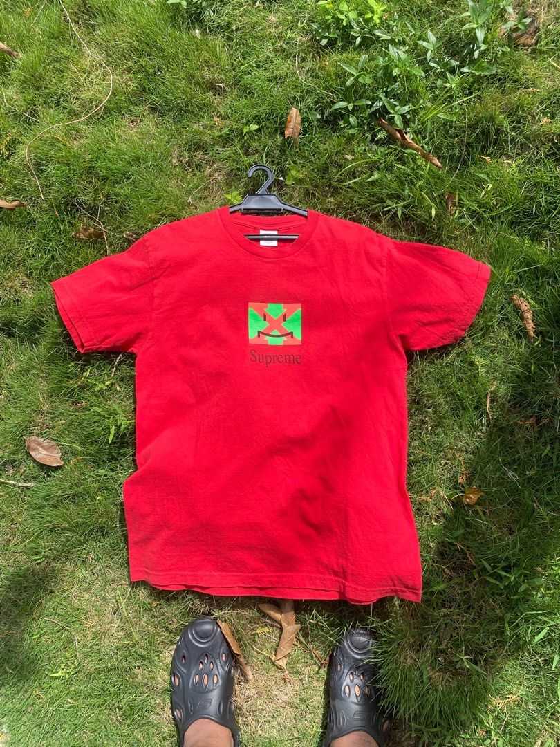 Supreme apple tee sale