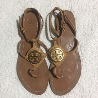 TORY BURCH LETICIA LOGO THONG SANDALS