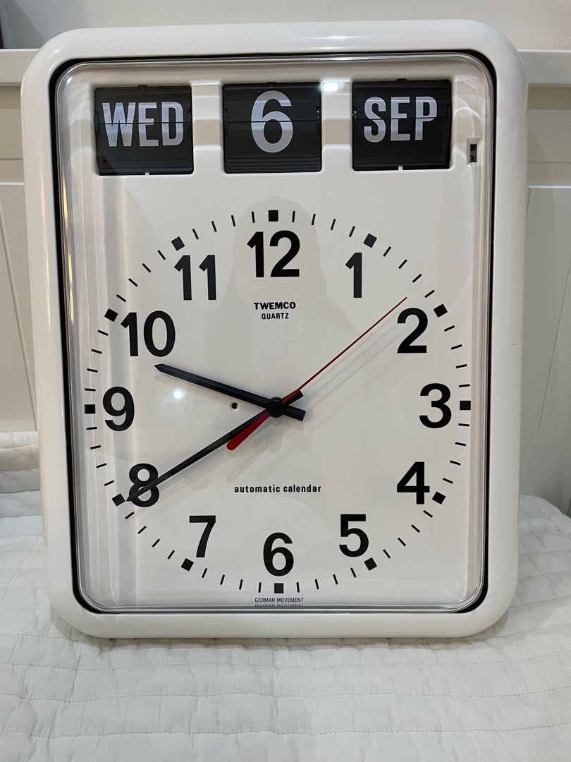 Twemco BQ-12A large calendar flip clock, Furniture & Home Living, Home  Decor, Clocks on Carousell