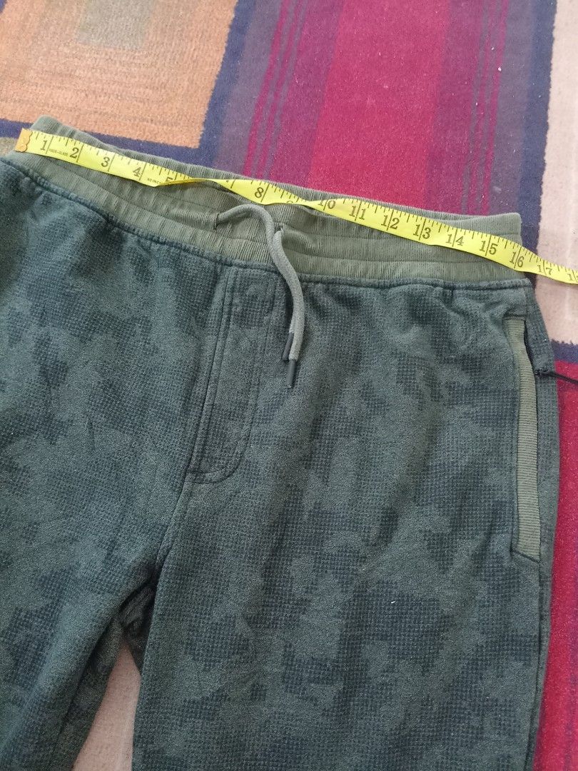 UNDER ARMOUR JOGGER Men s Fashion Bottoms Joggers on Carousell