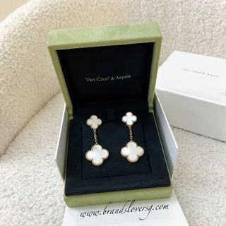 (Category: ) located in . Submitted by brands_lover (Listing ID 1253181425, Image 1). Description: .