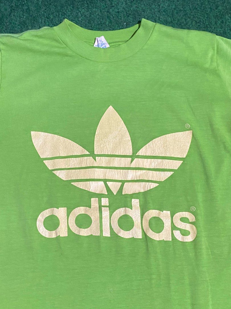 Adidas usa logo store