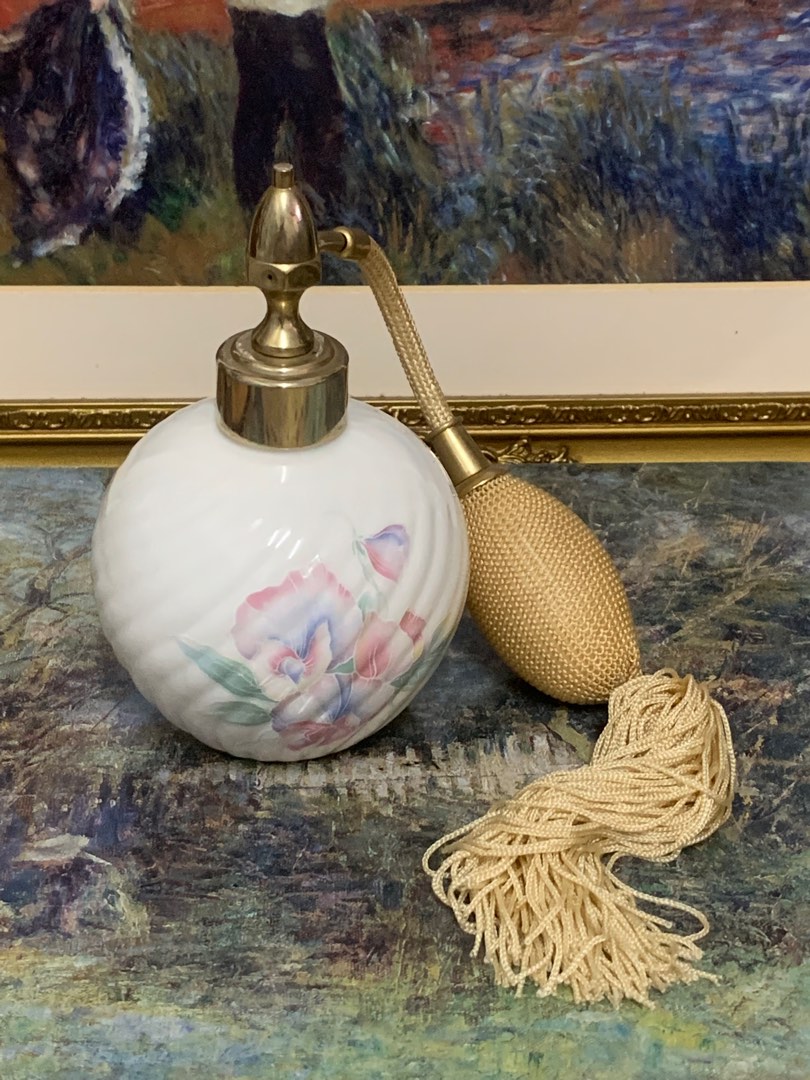 Perfume with deals vintage pump