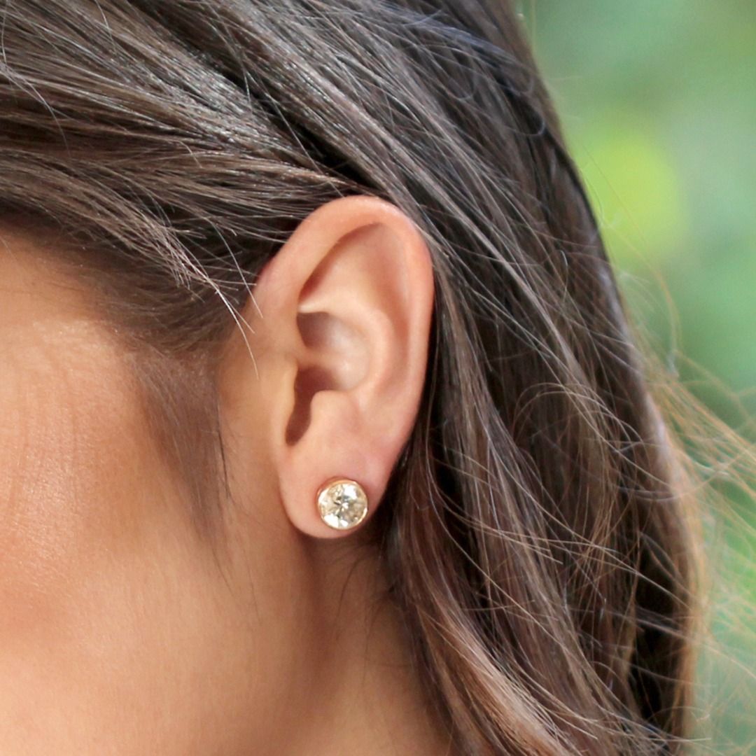 Gold diamond stud earrings new arrivals