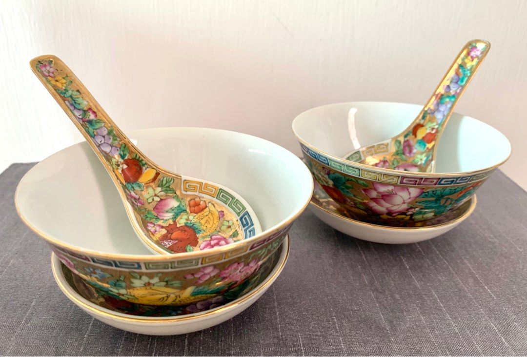 1970年代中國潮州彩瓷粉彩描金花紋飾碗，連匙羹同伴碟一套1970's China 
