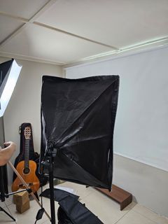 Using a Photo Light Box for Taking Product Photos for My Blog: A