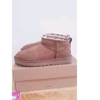 原價6800 大折扣 軟Q好穿 毛非常舒服 101 專櫃 UGG駝色短筒雪靴
7號 9.5成新 鞋子太多 特惠分享
照片皆為賣場商品
個人商品無退換貨
專櫃染劑版型有保障喔