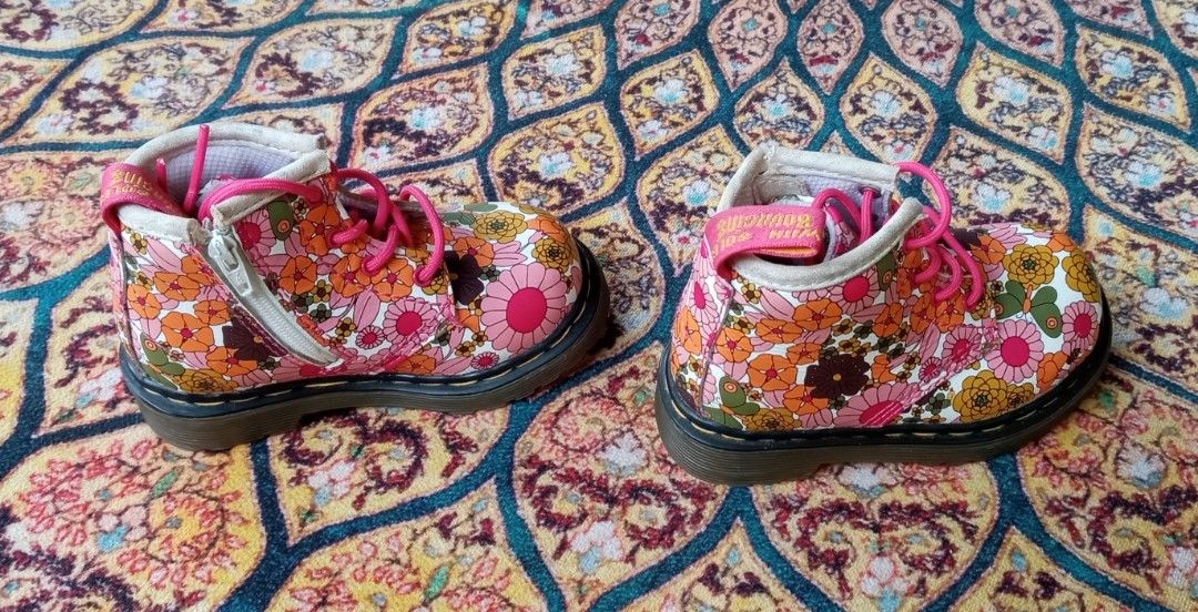 Baby doc martens floral 2025