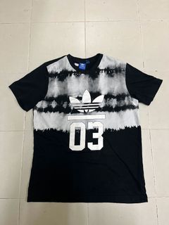 Adidas Trefoil Vintage Logo, Medium, 21x29 inci