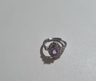 (Category: ) located in . Submitted by crayonn (Listing ID 1253459307, Image 1). Description: .