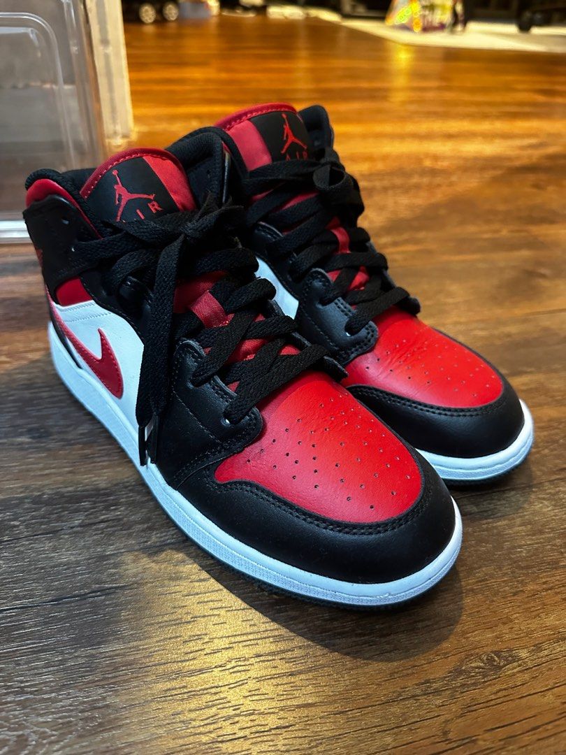 Men's jordan sales 1 mid