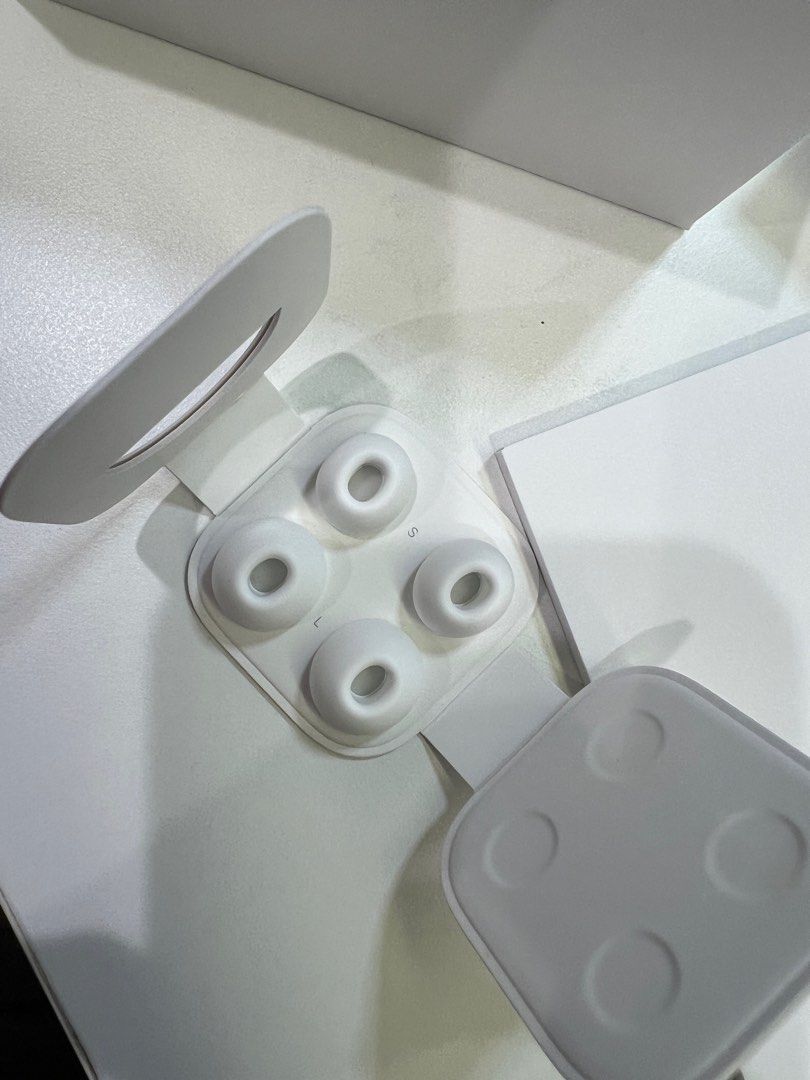 Airpods ear tips replacement on sale