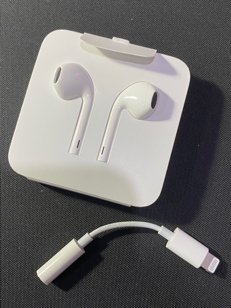 apple-wired-headphones-with-headphone-jack-on-carousell