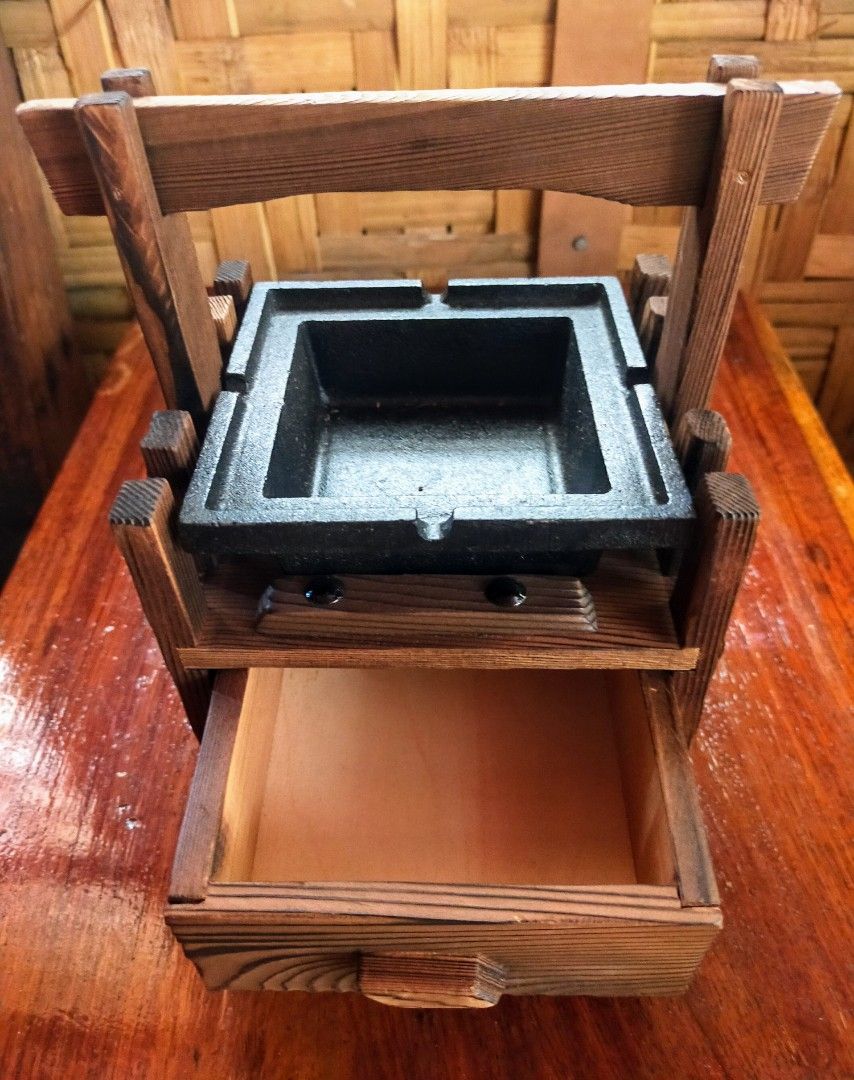 ash tray (Category: Bathroom & Kitchen Fixtures) located in Quezon City. Submitted by dello5 (Listing ID 1253366361, Image 3). Description: ash tray Tandang Sora QC.