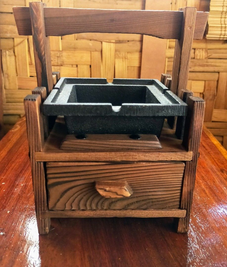 ash tray (Category: Bathroom & Kitchen Fixtures) located in Quezon City. Submitted by dello5 (Listing ID 1253366361, Image 1). Description: ash tray Tandang Sora QC.