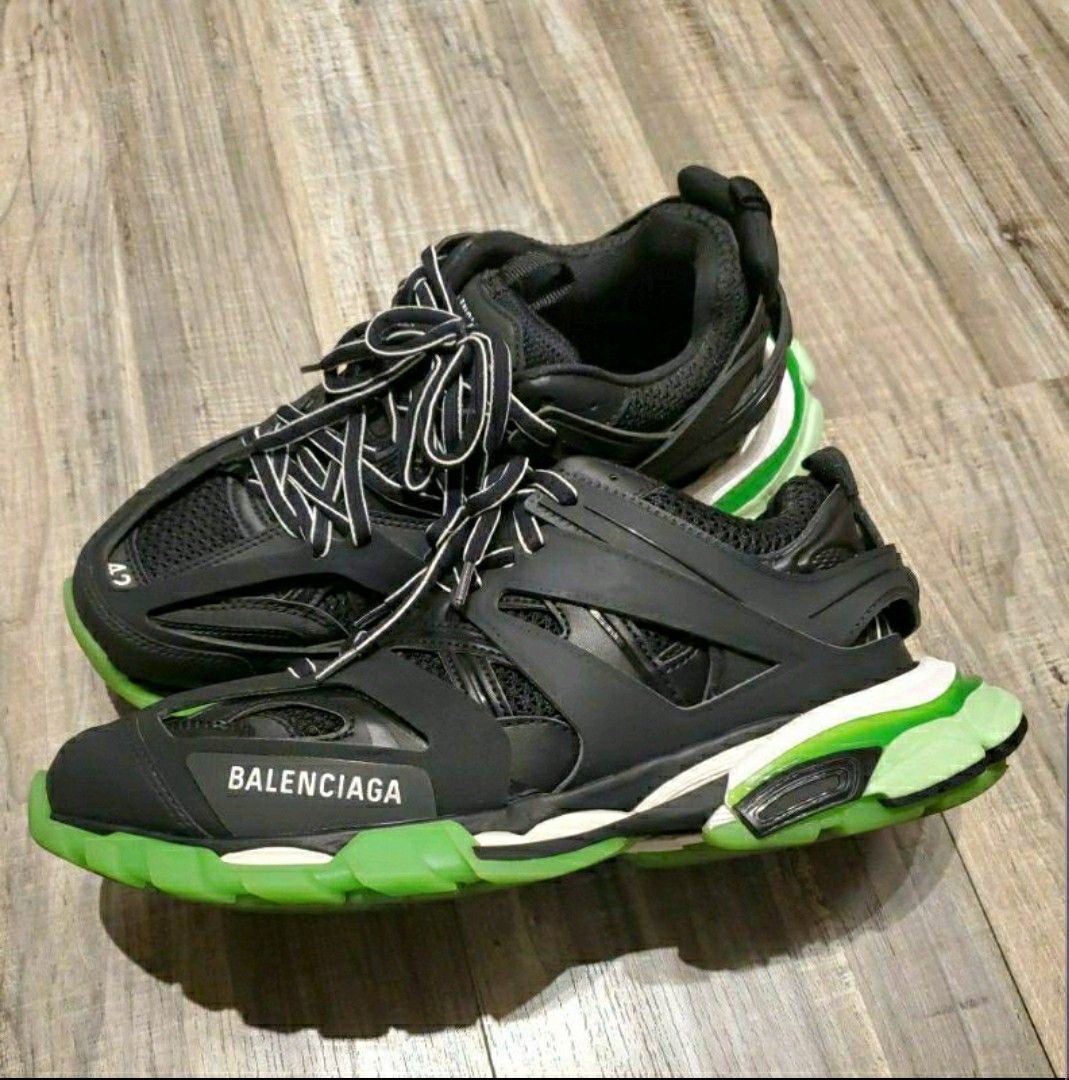 BALENCIAGA TRACK 夜光 42サイズは42