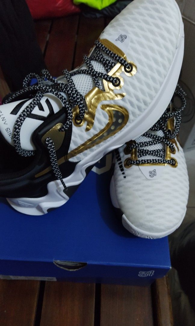BASKETBALL SHOES GIANNIS (Category: Sneakers) located in Manila. Submitted by richie36 (Listing ID 1253477712, Image 2). Description: BRAND NEW GIANNIS IMMORTALITY BNDS SIZE 10.5 RTA color with gold line pm for intrested.