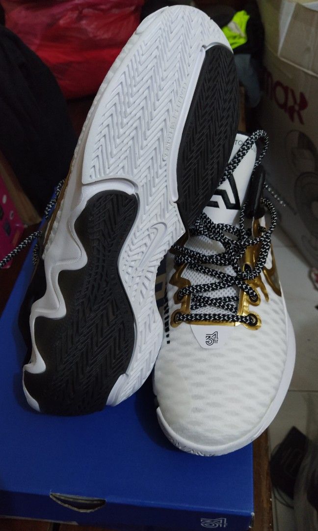BASKETBALL SHOES GIANNIS (Category: Sneakers) located in Manila. Submitted by richie36 (Listing ID 1253477712, Image 3). Description: BRAND NEW GIANNIS IMMORTALITY BNDS SIZE 10.5 RTA color with gold line pm for intrested.