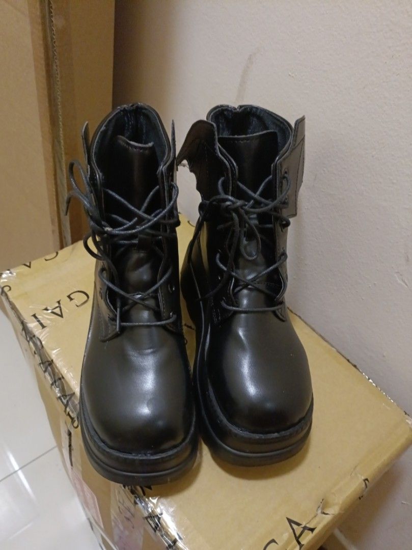 Bat wing combat boots online