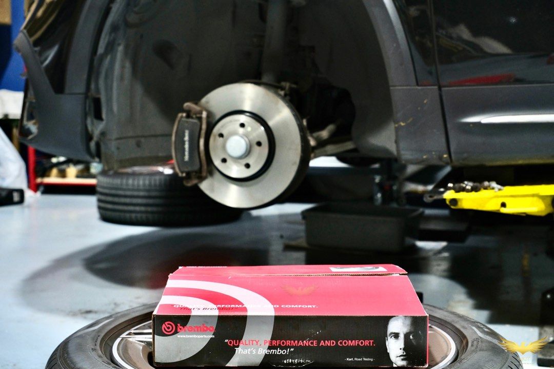 Bmw Mercedes Audi Volkswagen Porsche Brembo Brake Pads & Rotor (Category: Car Workshops & Services) located in Singapore. Submitted by mkit.sg (Listing ID 1253467311, Image 2). Description: Worn out brake pads, brake rotor and original parts are too expensive? ❌ Why not consider Brembo Oe Parts with these benefits: 1. Lower in cost. ✅ 2. Less noise and lesser brake dust. ✅ 3. Improve braking distance. ✅ Please take note! It is only applicable for