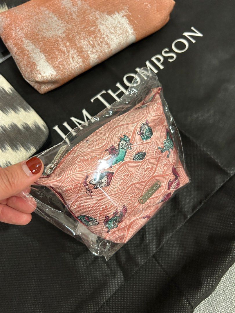 BN Jim Thompson Silk Small Pouch Bag Cosmetic Purse Pink (Category: Purses & Pouches) located in Singapore. Submitted by lisa_kloset (Listing ID 1253455780, Image 1). Description: New sealed Can pick up or i can mail with tracking.