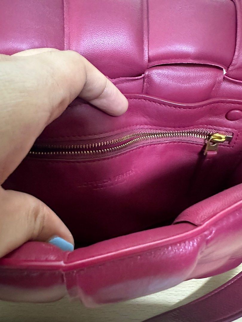 Bottega Cassette Padded (Category: Luxury Bags & Wallets) located in Quezon City. Submitted by queenieangel (Listing ID 1253427583, Image 3). Description: No flaws No rubs With entrupy Lalamov or grab or meet ups within fairview Gcash, bdo or bdo checkout .