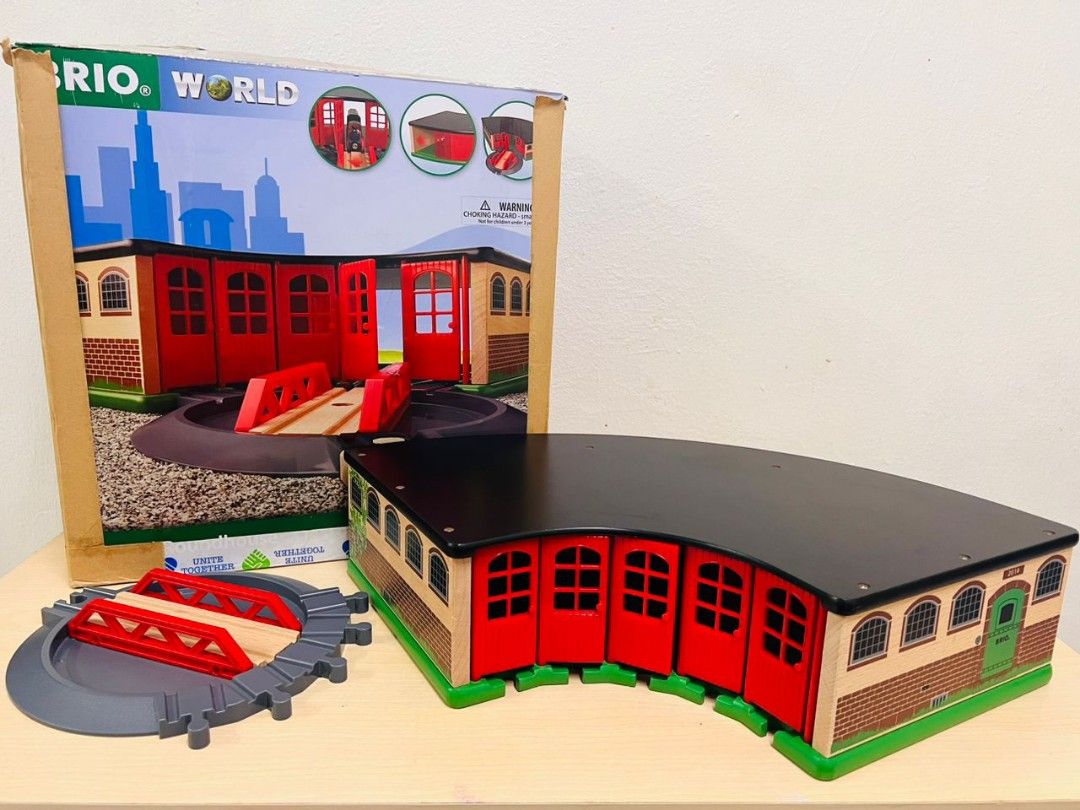 Brio grand roundhouse deals