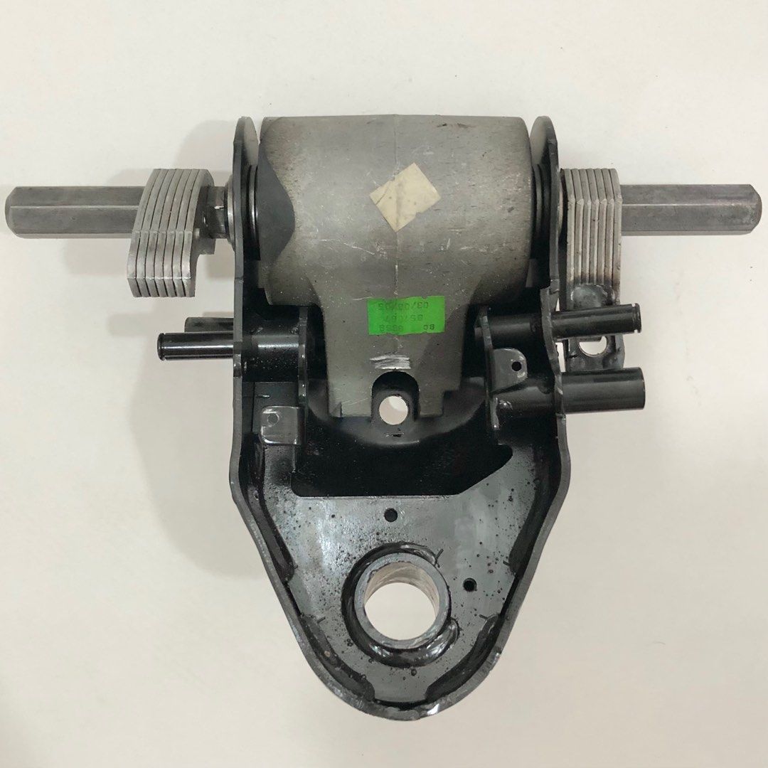 Aeron tilt mechanism store