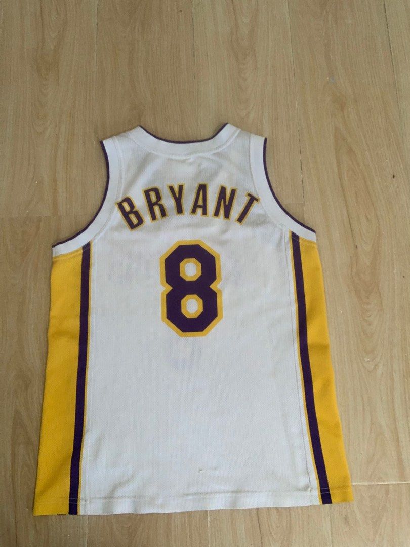 LAKERS (Category: Activewear) located in Baguio. Submitted by dmnddnmd (Listing ID 1253410218, Image 2). Description: LAKERS XS BRYANT #8 XS sa men MEDIUM TO SEMI LARGESA women pin hole sa likod may need irestitch 700 Pangasinan .