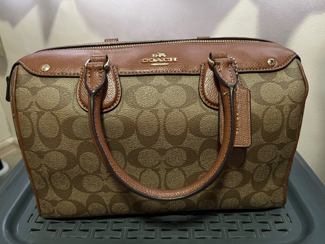 Coach Benett (Category: Luxury Bags & Wallets) located in Pasig City. Submitted by luntian11 (Listing ID 1253392423, Image 1). Description: Used a few times 💯original, bought in USA .