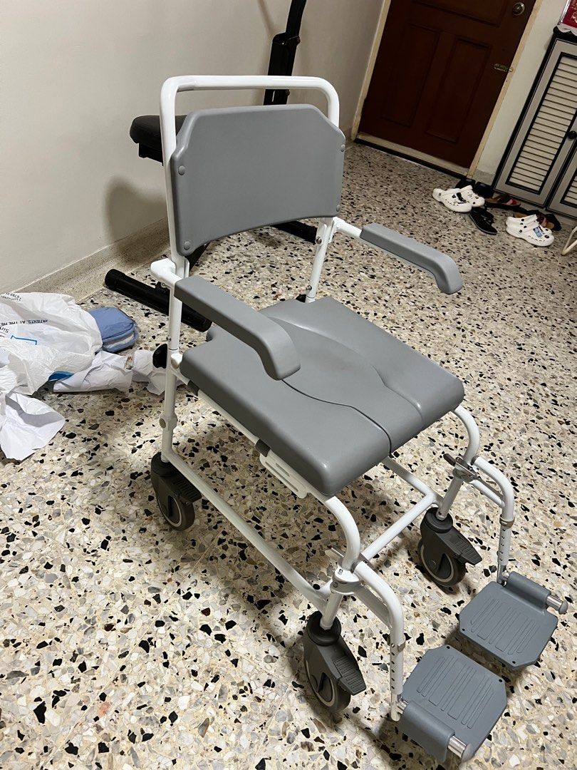 Bewl shower hotsell commode chair