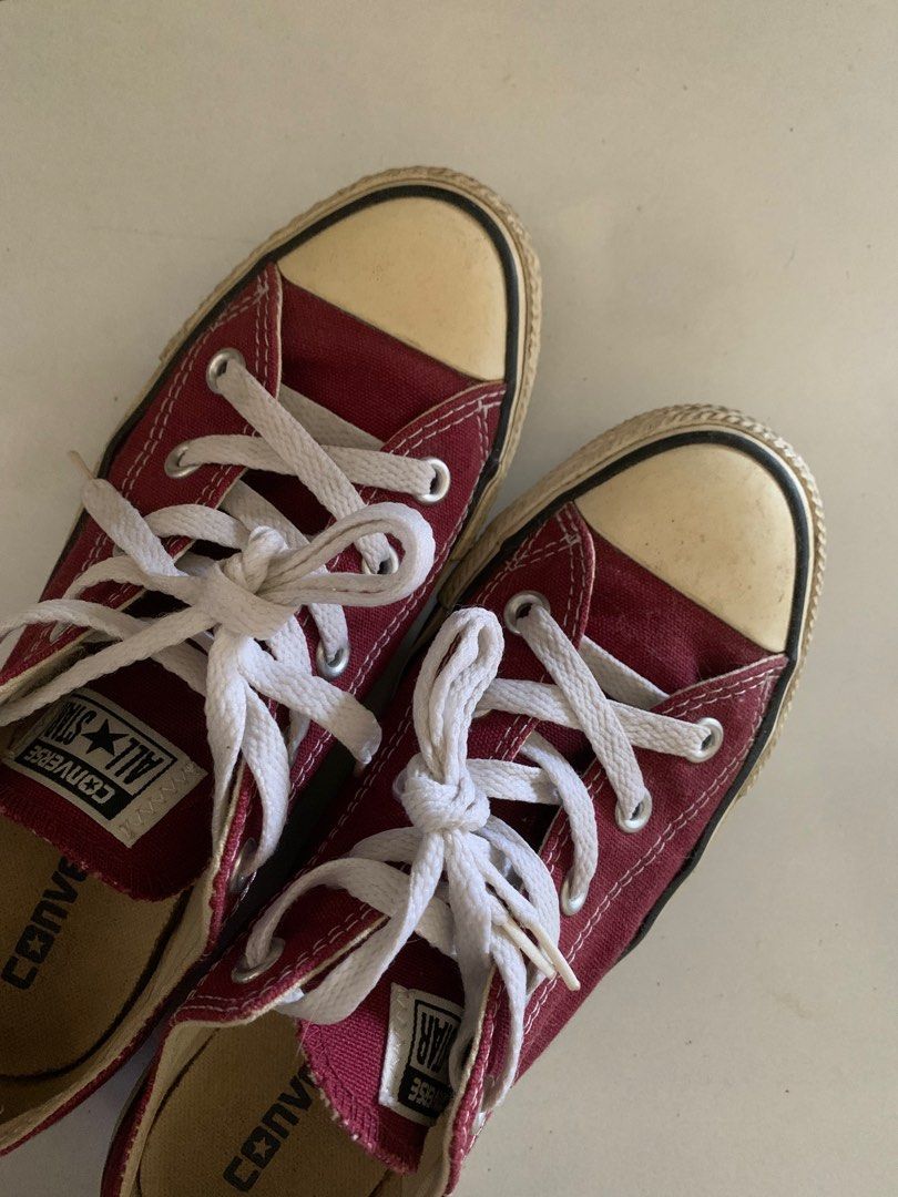 Converse deals warna maroon