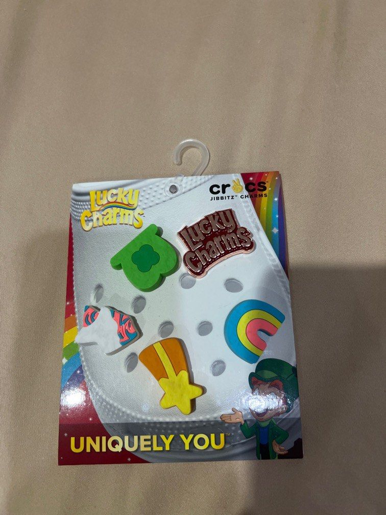 Crocs ori jibbitz lucky charms, Fesyen Wanita, Sepatu di Carousell
