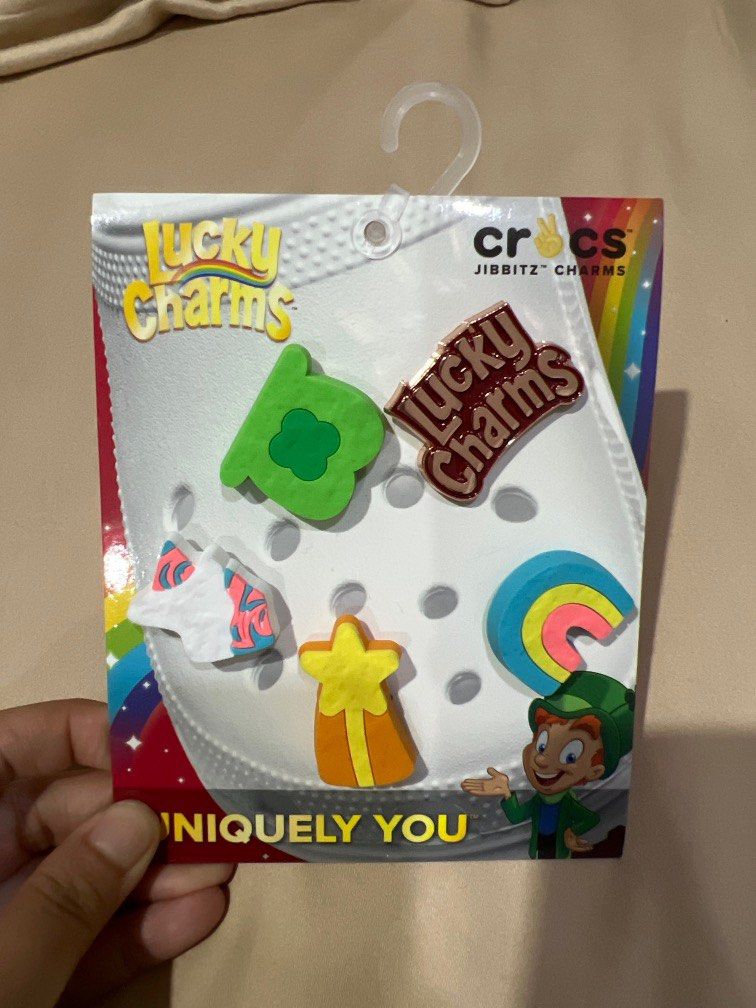 Crocs ori jibbitz lucky charms, Fesyen Wanita, Sepatu di Carousell