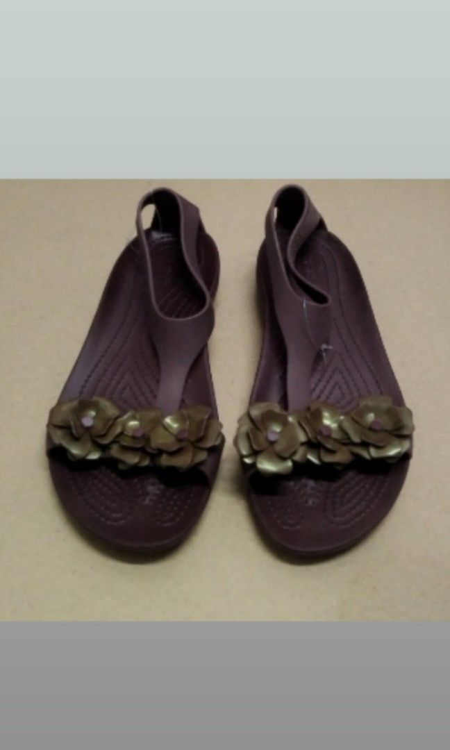 Crocs serena embellished best sale sandal