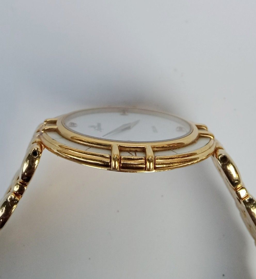 Delma les hotsell supremes watch