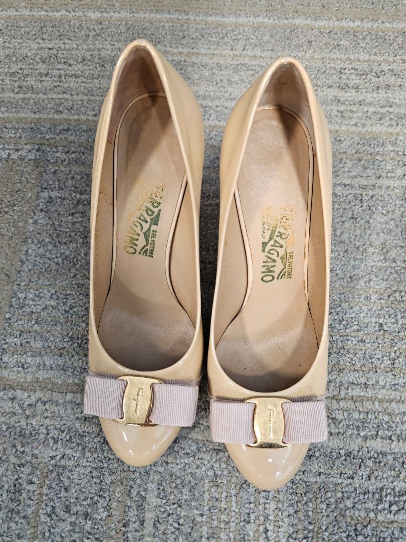 Ferragamo Pumps Size 8
