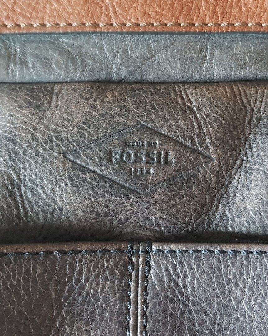 Fossil defender deals workbag
