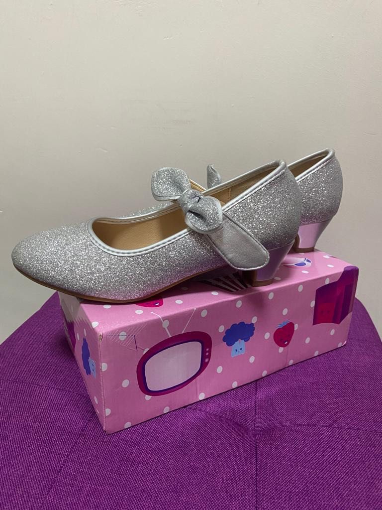 Girls dress shoes Babies Kids Babies Kids Fashion on Carousell