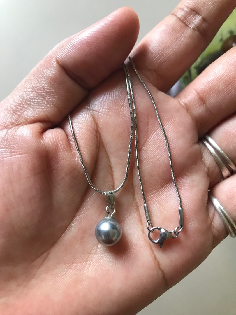 Faux gray sale pearl necklace