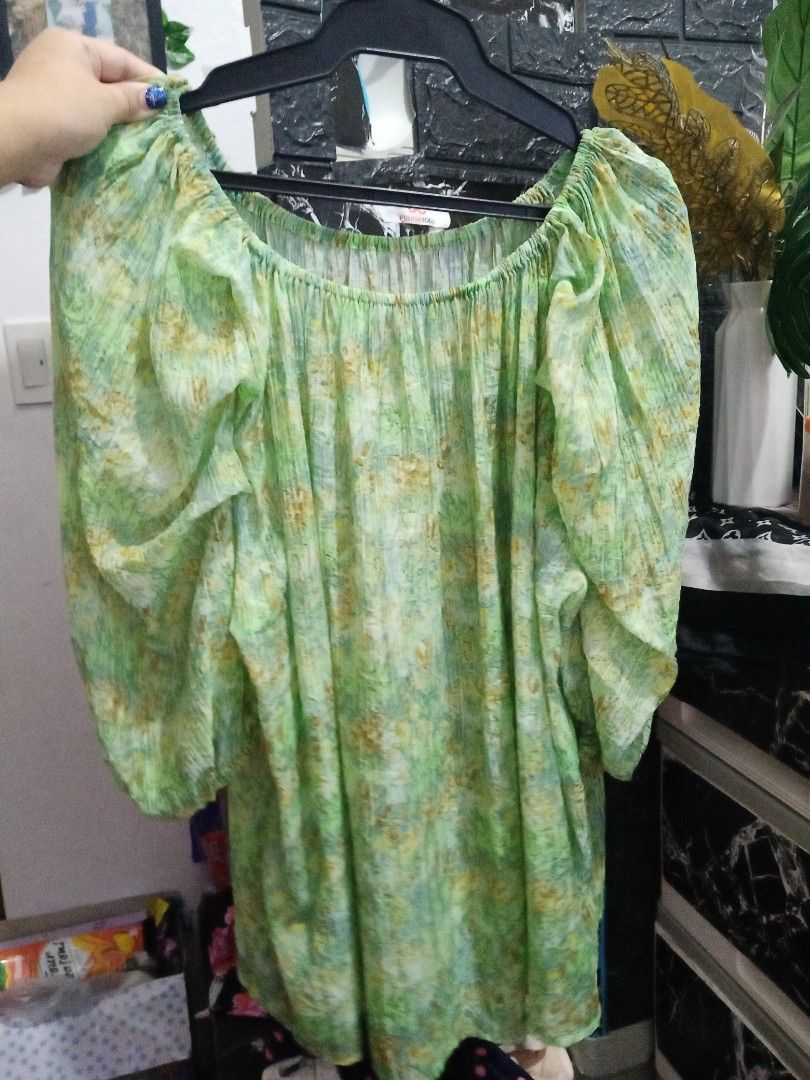 Green off shoulder, Women's Fashion, Tops, Blouses on Carousell