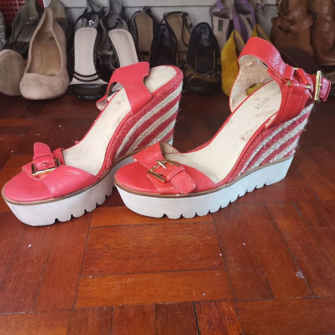 9 west wedges store